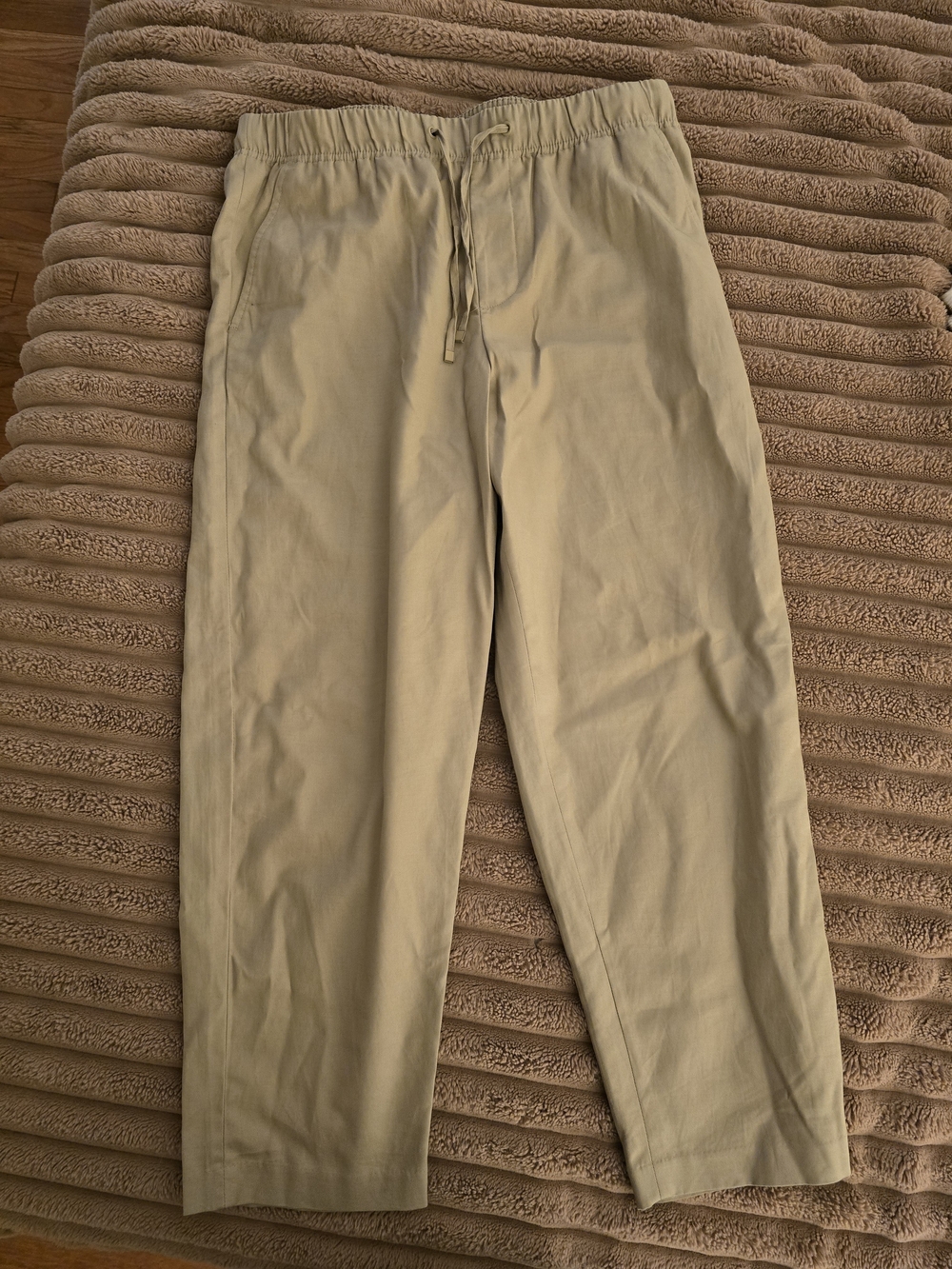 Zara Men's Drawstring Chinos in Light Beige